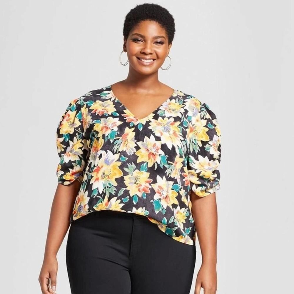 Ava & Viv Floral Pleated Sleeves Top
